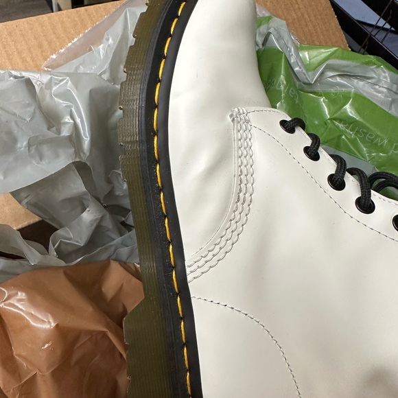 Doc Martens white in LADIES 8. only used 3 times, see photos close to new. - Picture 4 of 14
